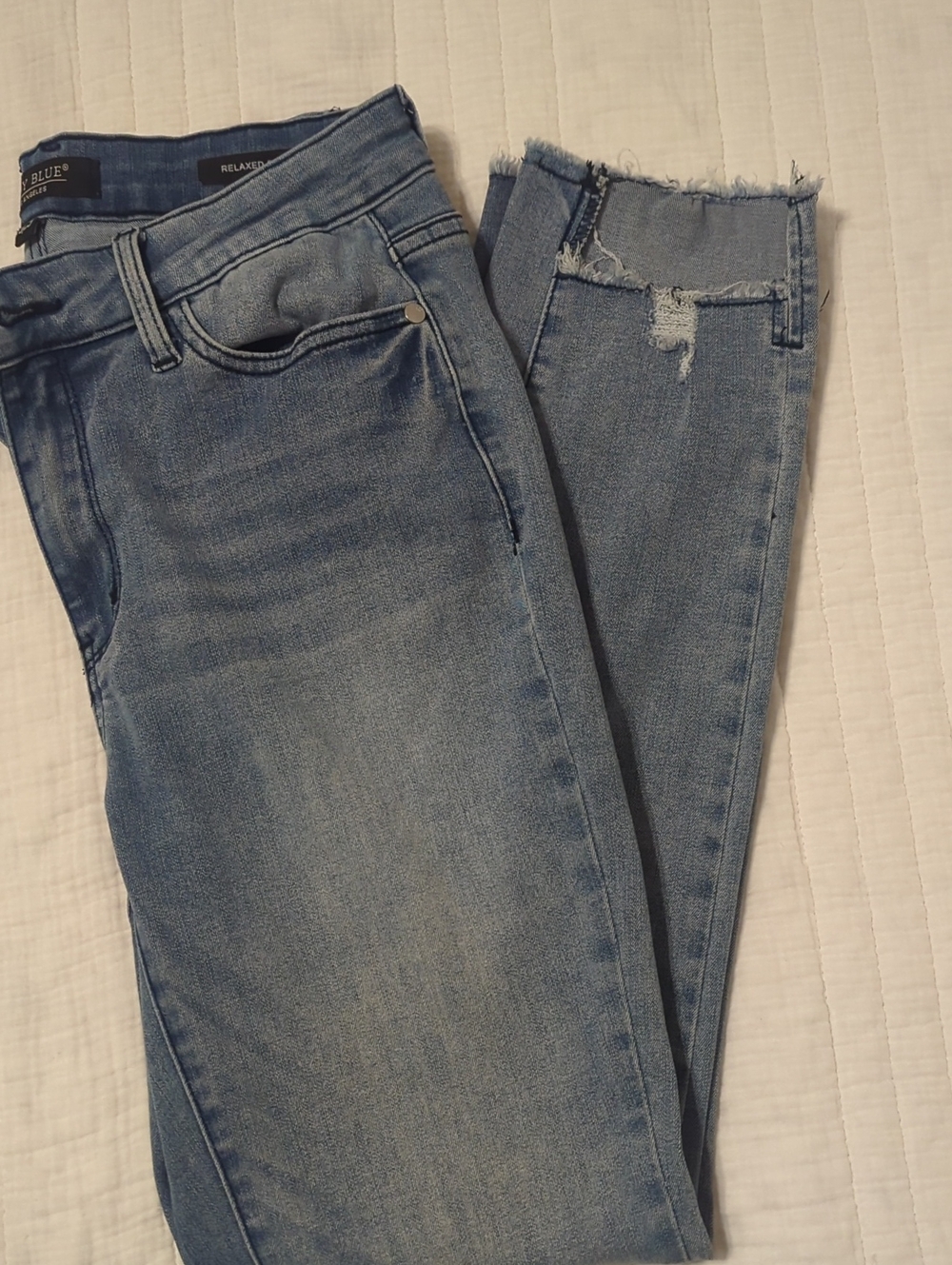 Judy Blue Light Wash Relaxed Fit Skinny Jeans with Frayed Hem